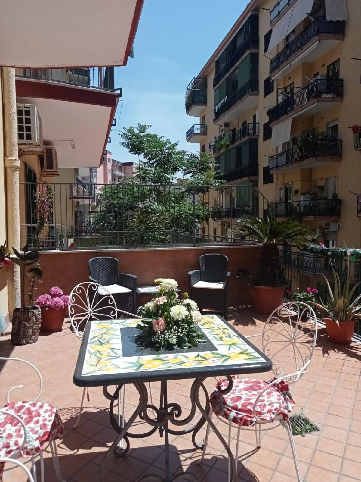 La Terrazza Di Monica & Teresa Bed & Breakfast Portici Exterior photo