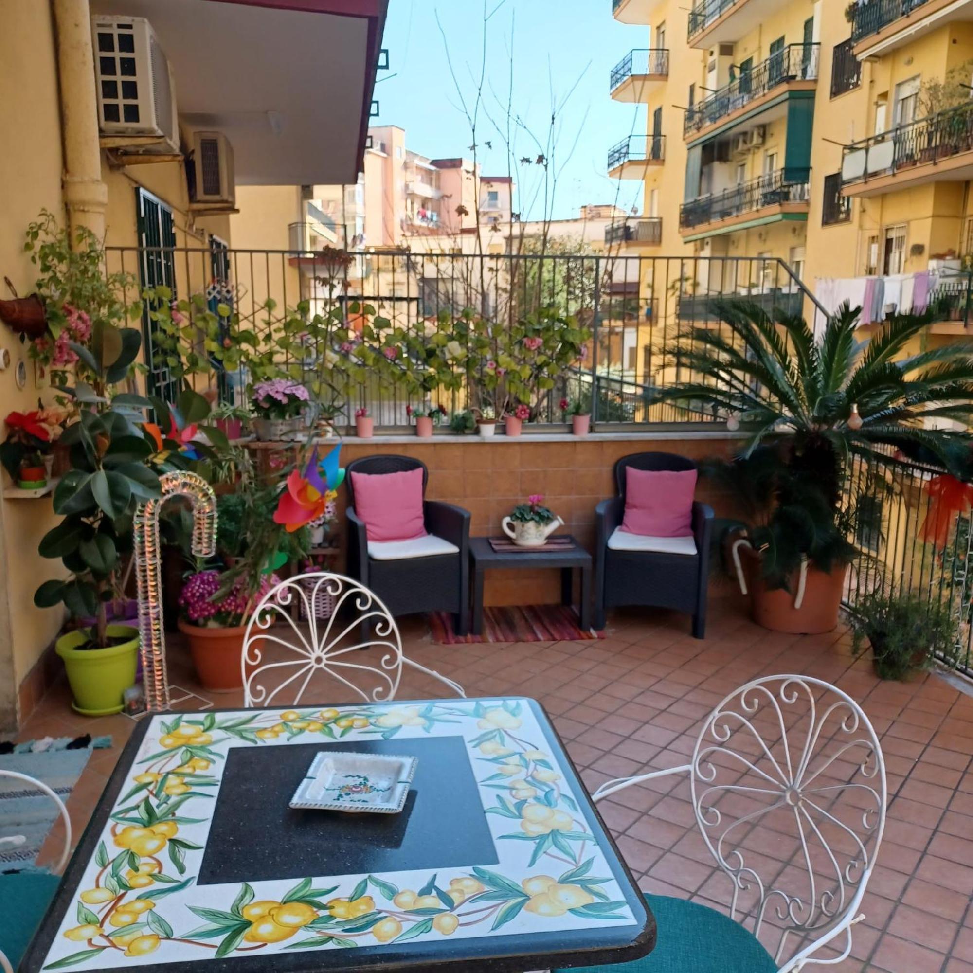 La Terrazza Di Monica & Teresa Bed & Breakfast Portici Exterior photo